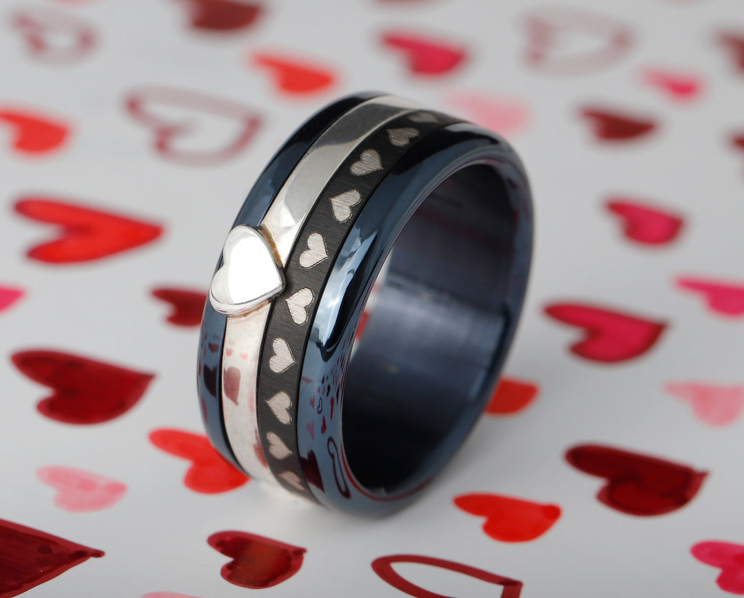 ❤️ Inner ring (medium addon) "unison love" in steel, black finish, engraved with full hearts