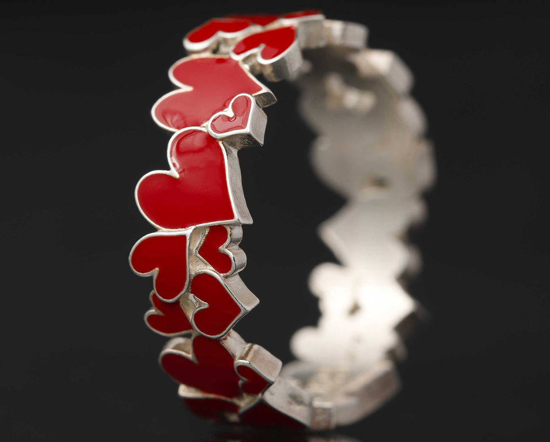 anneau pour bague mood avec des coeurs rouges en argent