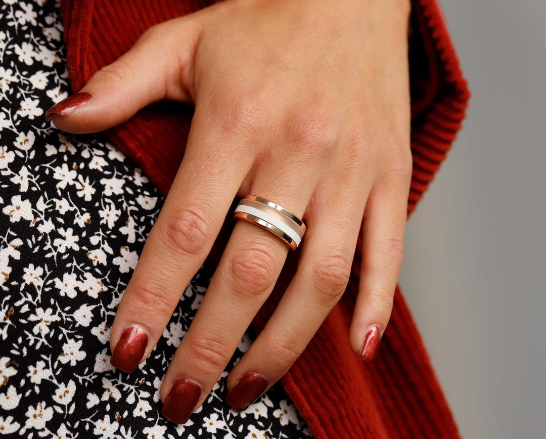 Bague mood complète pour femme avec une gravure personnalisée d'un prénom | Pink Gold