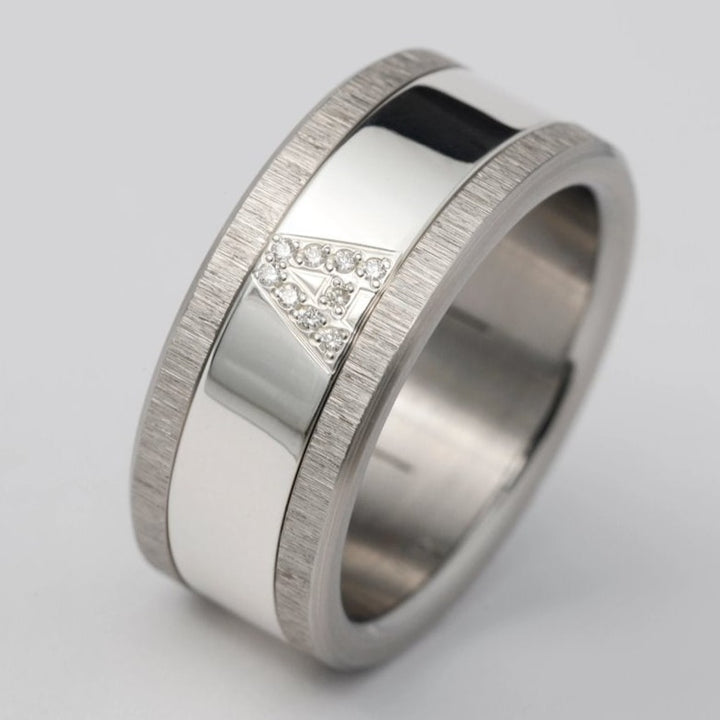 Bague mood complète pour femme avec une lettre personnalisée sertie |  Argent